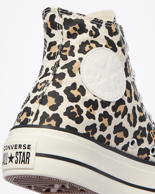 archive print driftwood color Zoom in on the backprinting logo and side logo