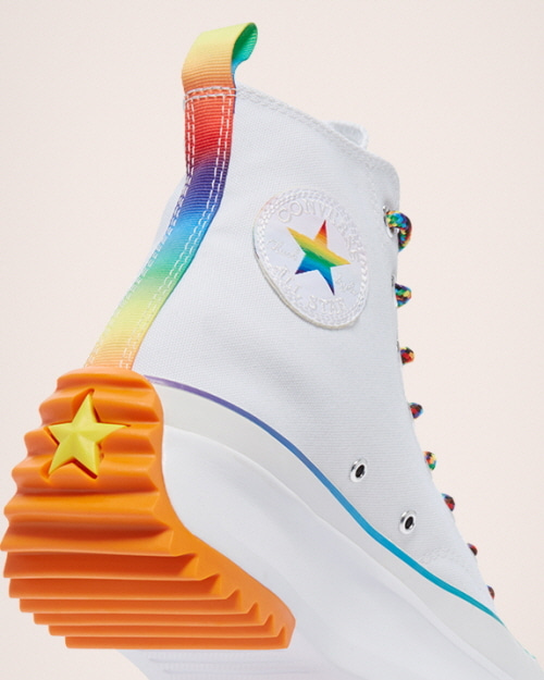 runstar pride white color zoom logo