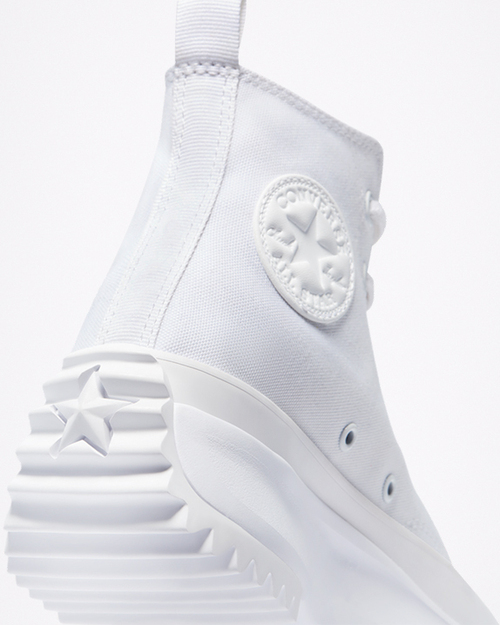 runstar seasonal white color zoom logo