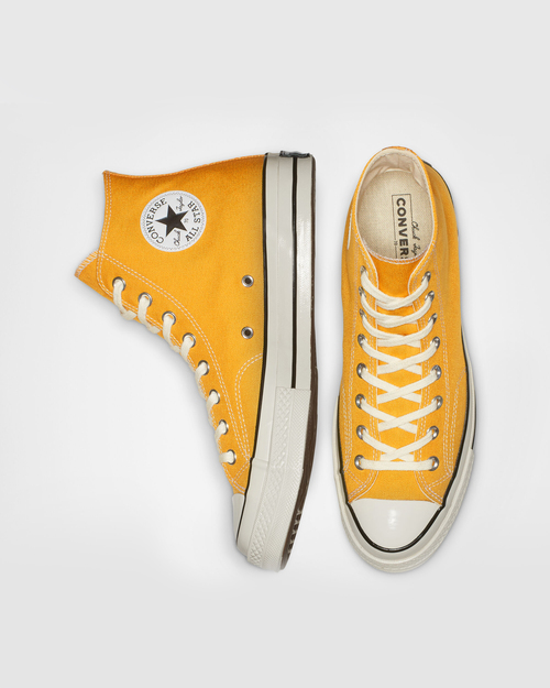 vintage white color above